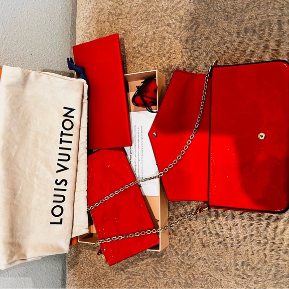 Brand New Louis Vuitton Felicia Pochette Coquelicot Red Patent Leather Bag - Picture 11 of 12